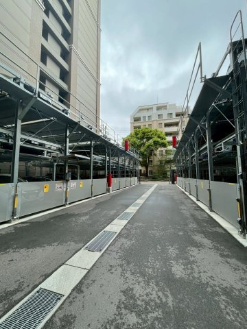 マークネクスト高宮の駐車場