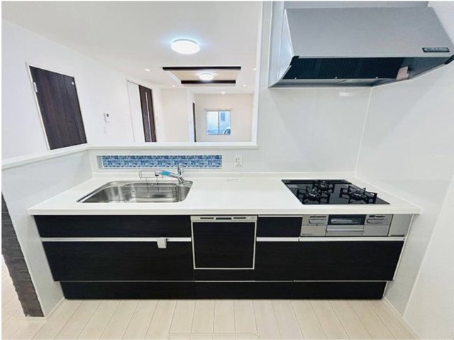 半田市上池町２丁目　中古戸建のキッチン