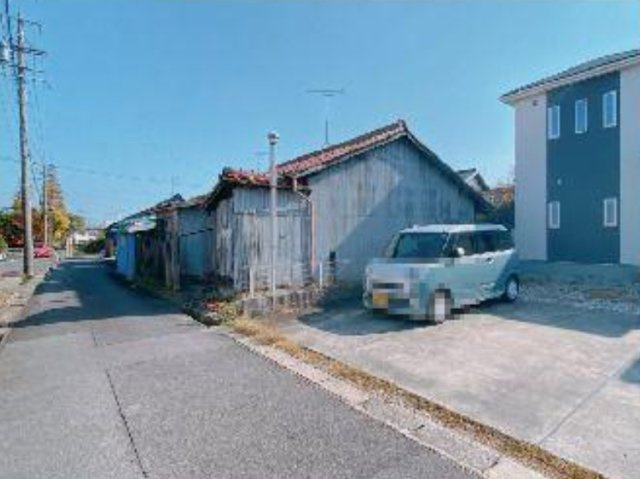 半田市新居町３丁目　売り土地の前面道路含む現地写真