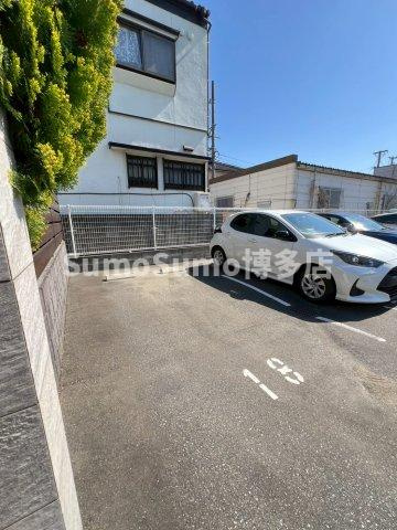 ボワールアビオン博多の駐車場