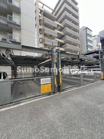 ホワイティ西新Ⅱの駐車場