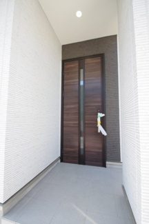 【玄関】 | 【仲介手数料無料！！】府中市小柳町5丁目　新築戸建て（全1棟）1号棟　4990万円