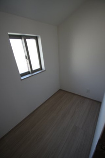 【収納】 | 【仲介手数料無料！！】府中市小柳町5丁目　新築戸建て（全1棟）1号棟　4990万円 | 2階収納（納戸）