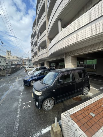 フレックス笹原駅前の駐車場