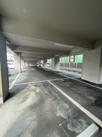 フレックス笹原駅前の駐車場