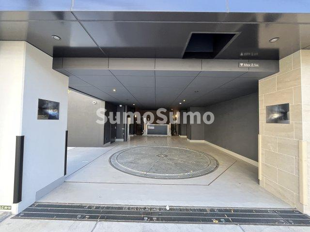 プレディアコート三軒茶屋の駐車場
