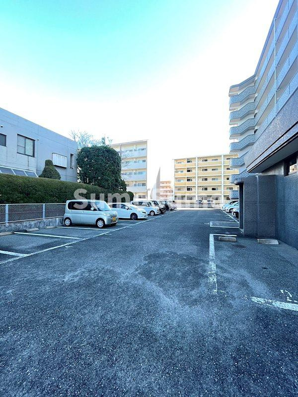 マンハイム板付の駐車場