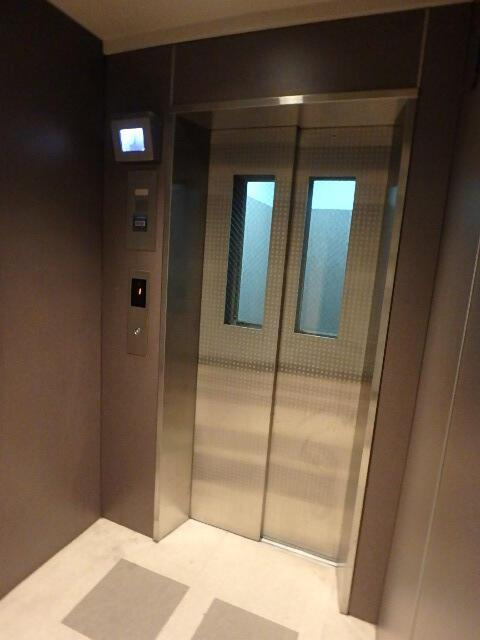 ユニフォート目黒中町のロビー|エレベータ 