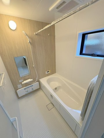 八潮市木曽根　新築戸建　全1棟の浴室|追焚・浴室乾燥機が付いた快適な一坪バス