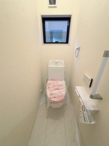 八潮市木曽根　新築戸建　全1棟のトイレ|1階のトイレです