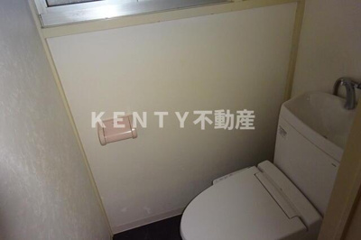 【トイレ】 | 池上貸家 | 落ち着いた色調のトイレです