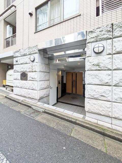 メインステージ青山 のエントランス