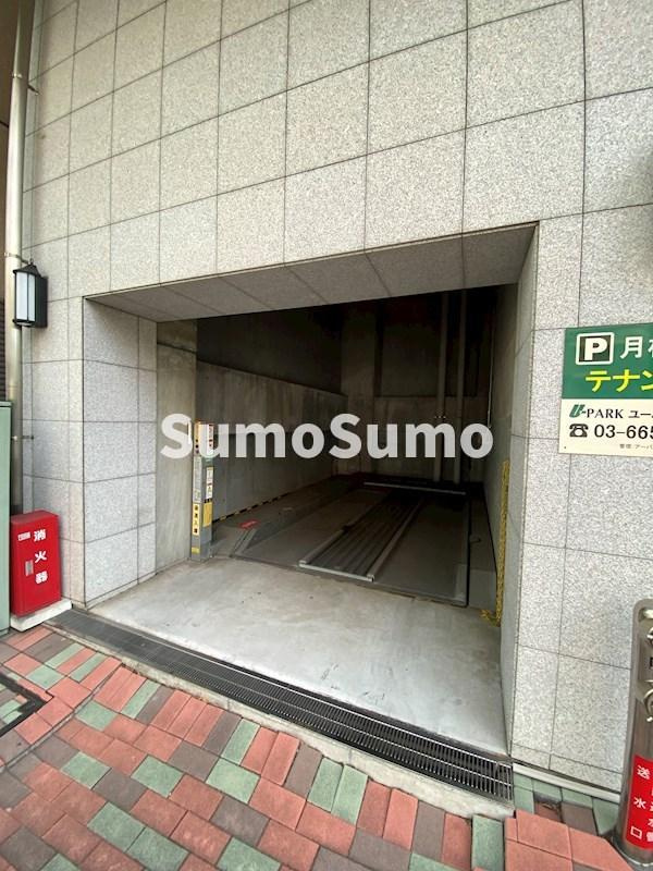 メインステージ目黒Ⅱの駐車場|駐車場があるので、車を買う予定の方も安心です