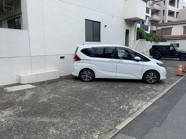 マンション富紀の駐車場| 