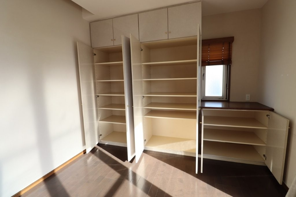 コリーヌ代官山　住宅用の収納|小物を収納するのに便利です