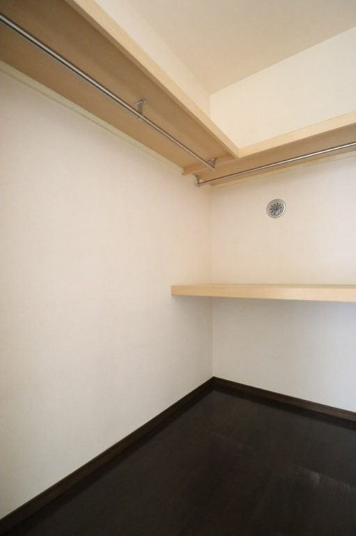 コリーヌ代官山　住宅用の収納|専用の収納スペースです