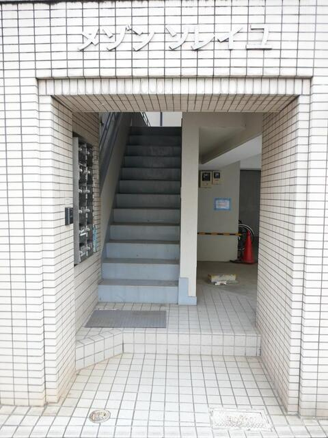 メゾンソレイユのエントランス