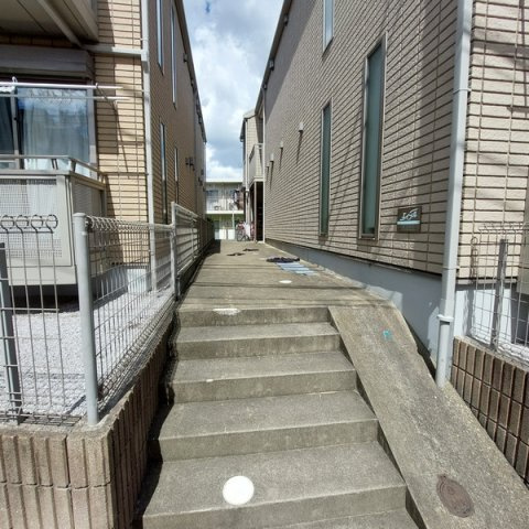 メゾンボヌール東が丘のエントランス
