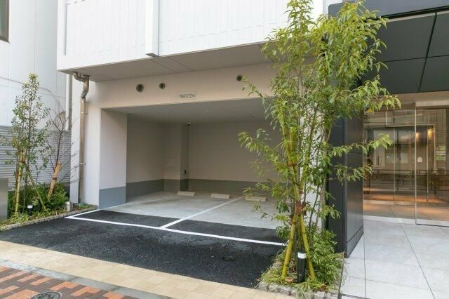 プラウドフラット上野松が谷の駐車場