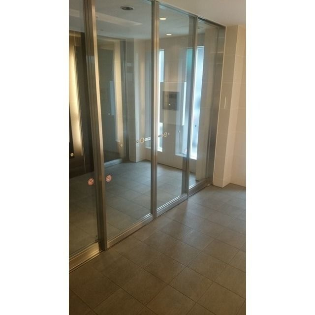 ラクラス幡ヶ谷のエントランス