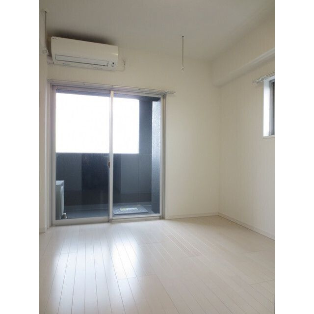 ラクラス幡ヶ谷の洋室