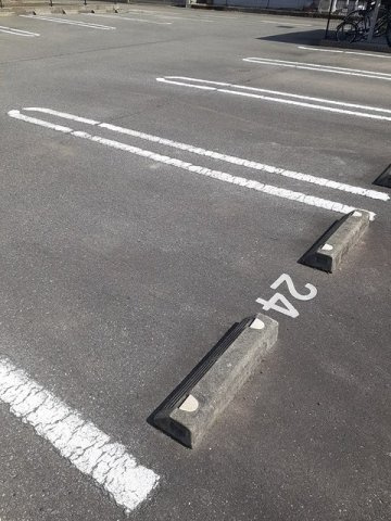 レディエンスＢの駐車場