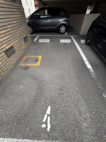 ラ・メール百道浜通りの駐車場