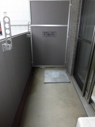 大阪市中央区徳井町２丁目の賃貸マンションのバルコニー