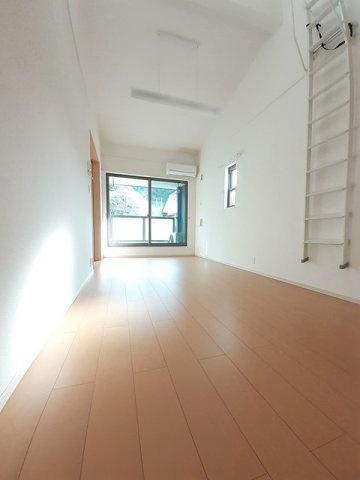 グラン・ブルーの洋室