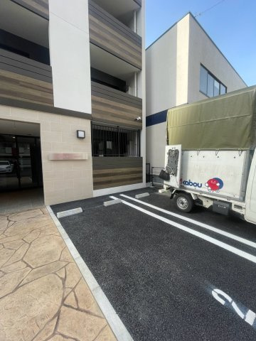 ラクラス南福岡Southの駐車場