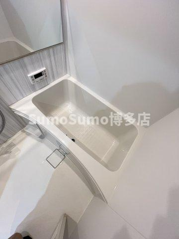 ラクラス博多の浴室