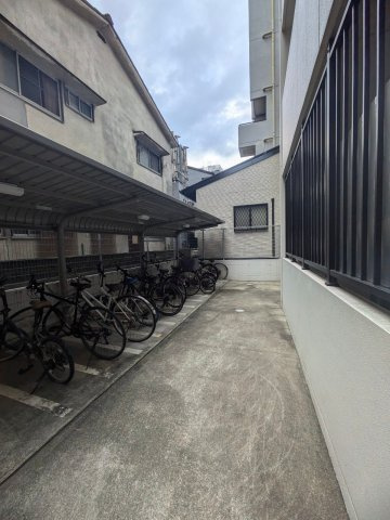 ラクラス呉服町の駐車場