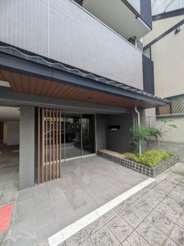 ラクラス呉服町のエントランス