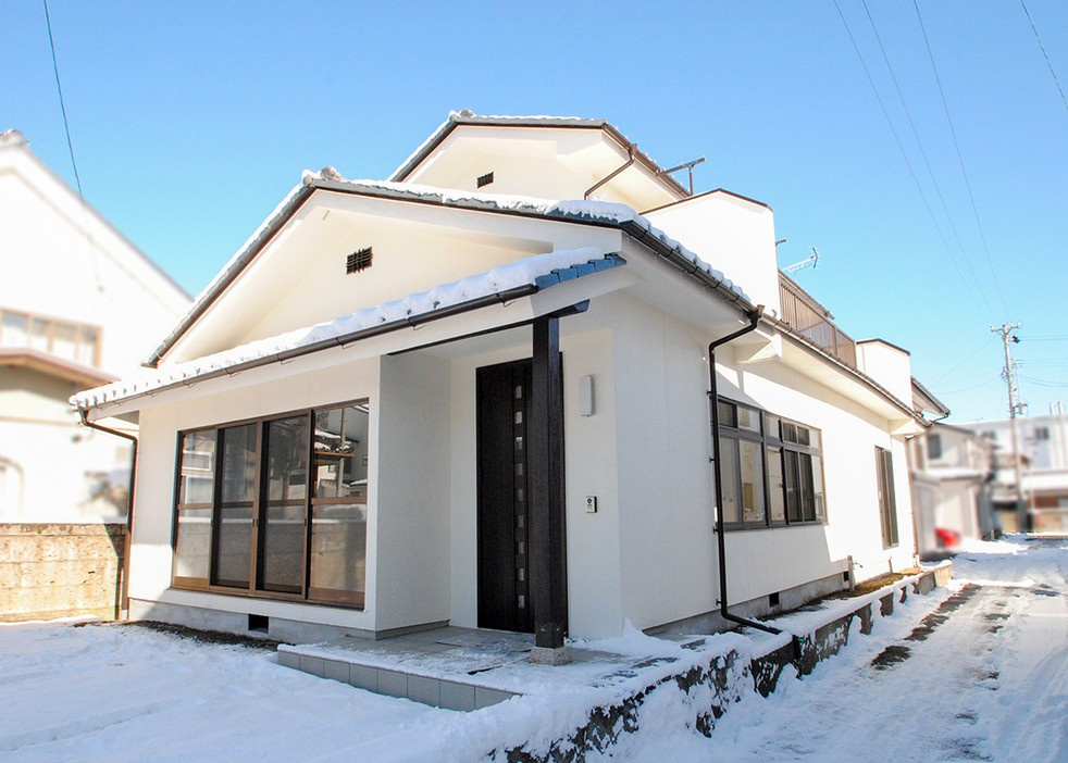 千曲市稲荷山の外観|居宅4LDK＋離れもあるゆとりのお住まいです