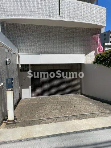 ライオンズマンション天神南の駐車場