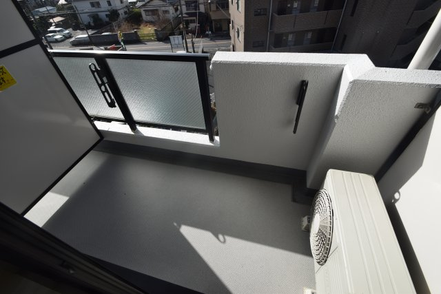 ガーデンヒルズ中山のバルコニー|南向きの明るいバルコニーです。