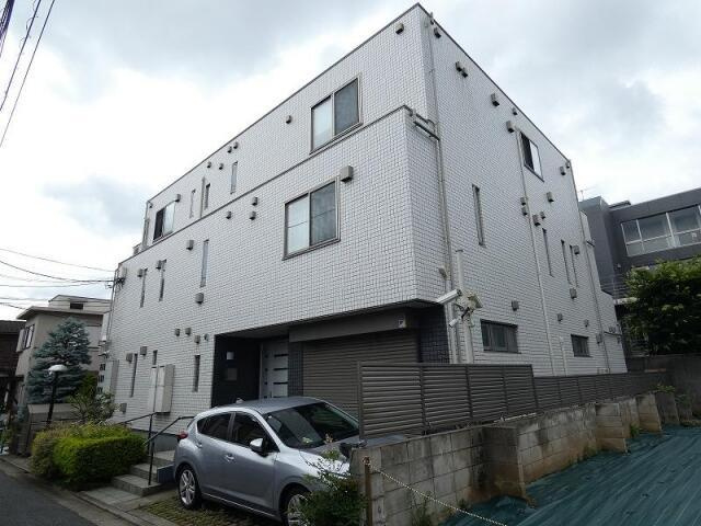 リーブル祐天寺の駐車場| 
