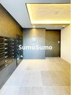 ラ・ペルラ下北沢のロビー|建物の内部です