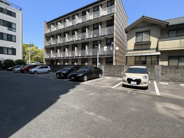 ラ・レジダンス・ド・福岡県庁前の駐車場