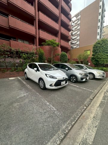 ライオンズマンション薬院第３の駐車場