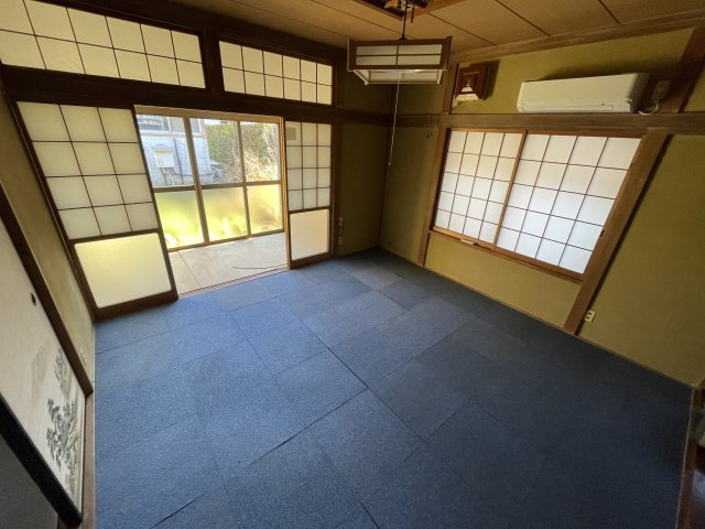 緑町貸家の洋室