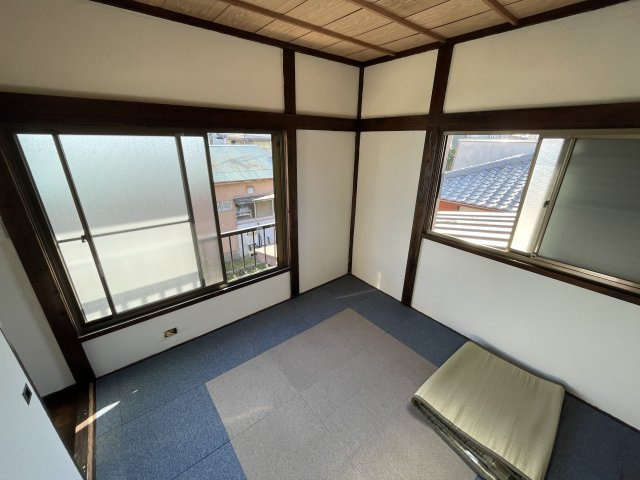 緑町貸家の洋室