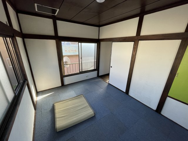 緑町貸家の洋室