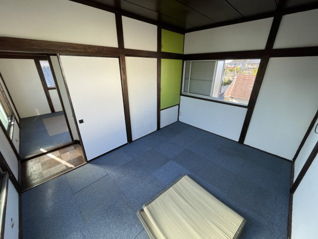 緑町貸家の洋室