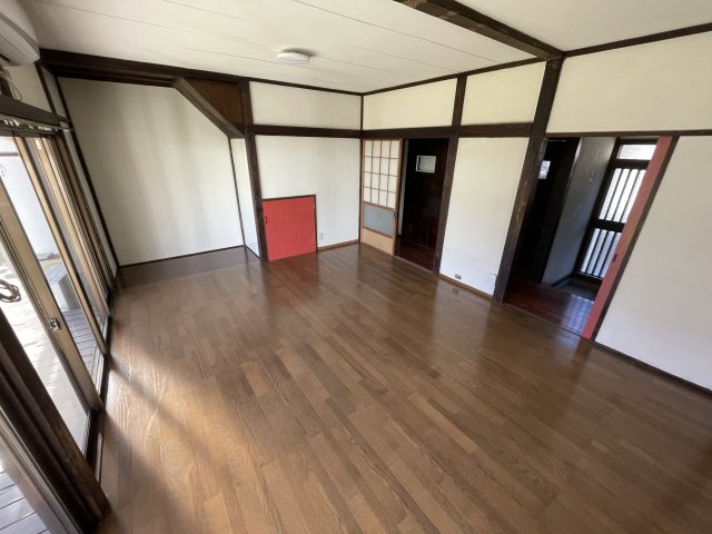 緑町貸家の洋室