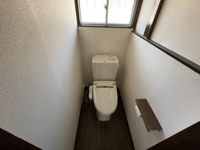 緑町貸家のトイレ