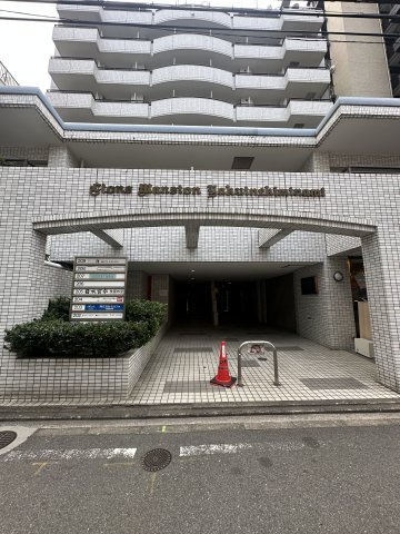 ライオンズマンション薬院駅南のエントランス