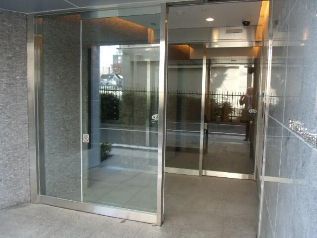ラフィネ三軒茶屋のエントランス