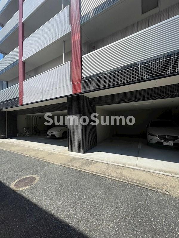 ラ・エスパシオ箱崎の駐車場