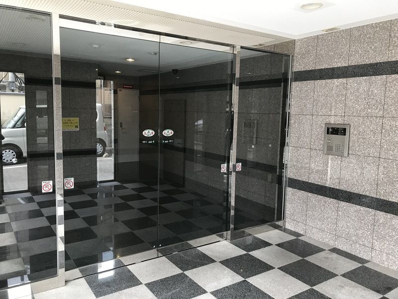 ラシューバ博多駅南のエントランス